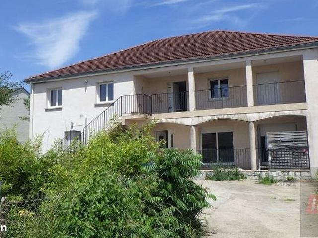Maison 12 pièces 300 m²