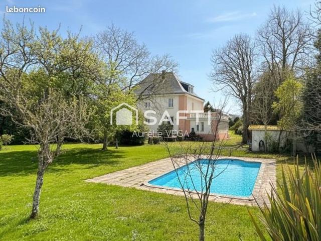 Maison 12 pièces 300 m²