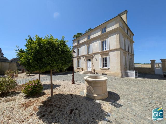 Maison 12 pièces 300 m²
