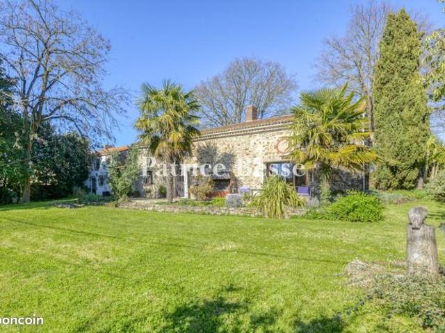 Maison 12 pièces 301 m²