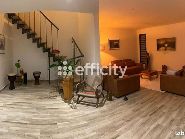 Maison 12 pièces 301 m²