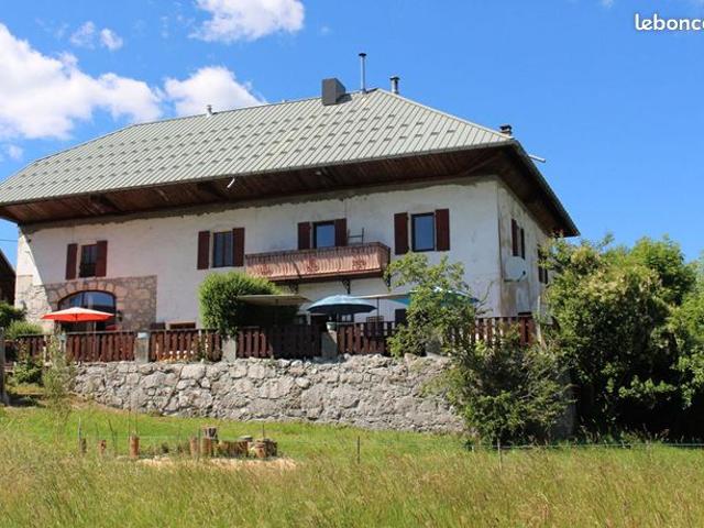 Maison 12 pièces 301 m²