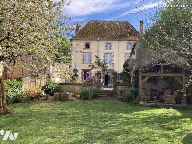 Maison 12 pièces 307 m²
