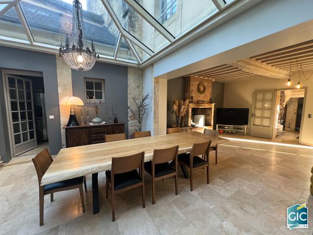 Maison 12 pièces 305 m²