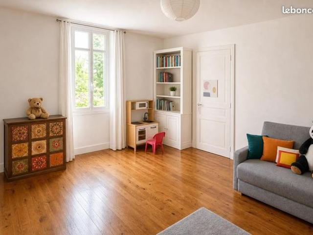 Maison 12 pièces 306 m²