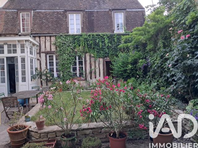 Maison 12 pièces 306 m²