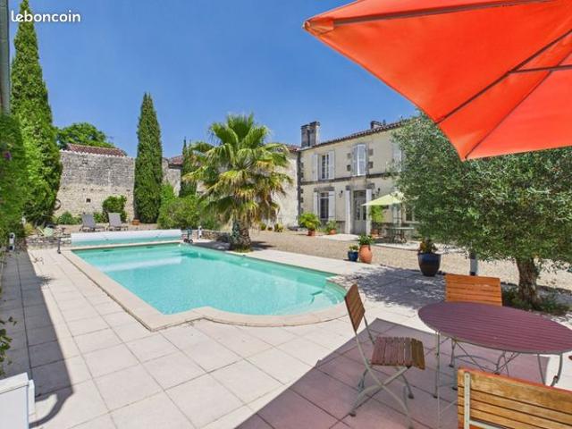 Maison 12 pièces 306 m²