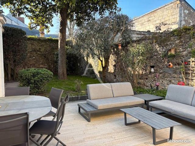 Maison 12 pièces 308 m²