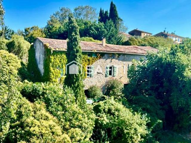 Maison 12 pièces 308 m²