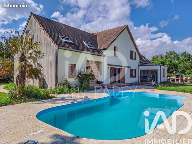 Maison 12 pièces 310 m²