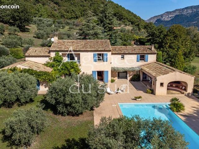 Maison 12 pièces 311 m²