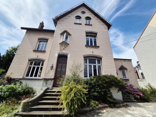 Maison 12 pièces 315 m²