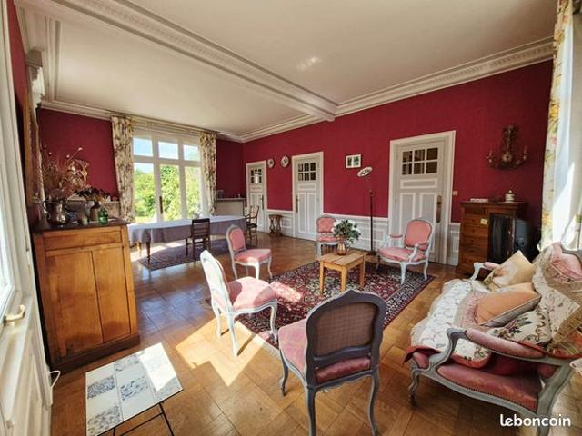 Maison 12 pièces 315 m²
