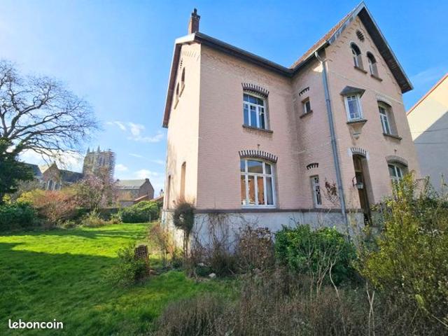Maison 12 pièces 315 m²