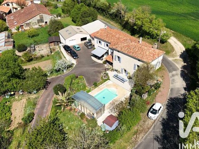 Maison 12 pièces 316 m²