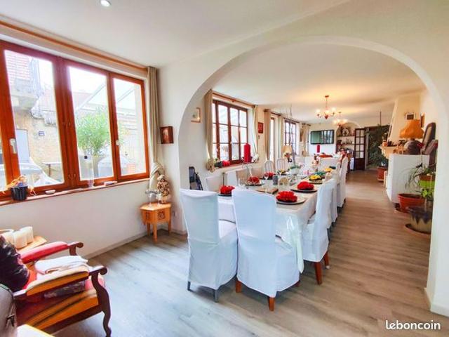 Maison 12 pièces 319 m²