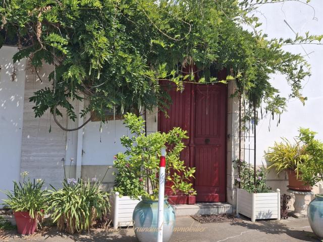 Maison 12 pièces 329 m²