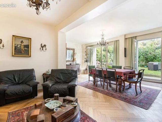 Maison 12 pièces 323 m²