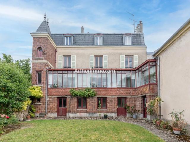 Maison 12 pièces 320 m²