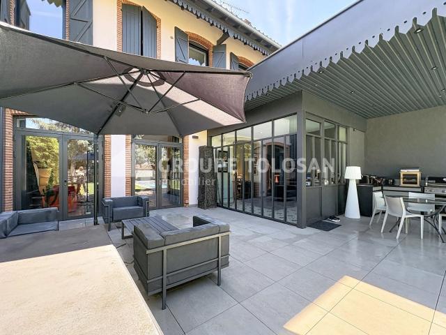 Maison 12 pièces 320 m²
