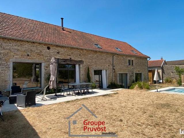 Maison 12 pièces 320 m²