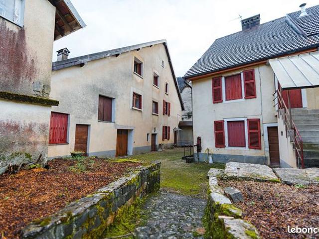 Maison 12 pièces 320 m²