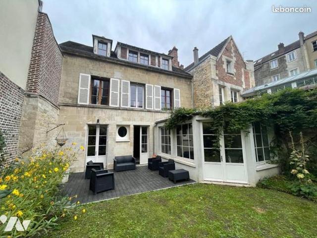 Maison 12 pièces 322 m²