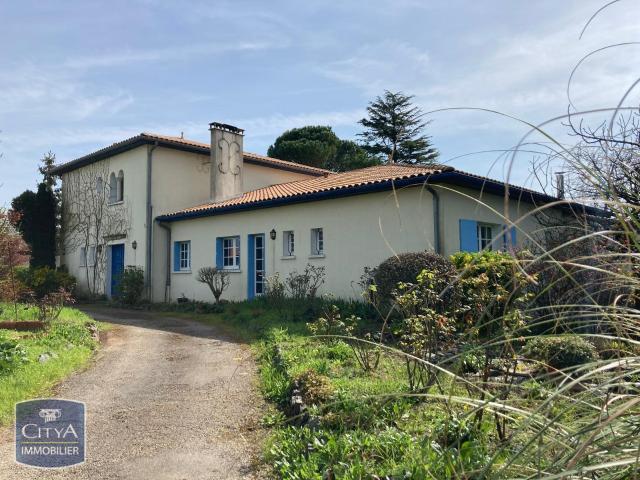 Maison 12 pièces 327 m²
