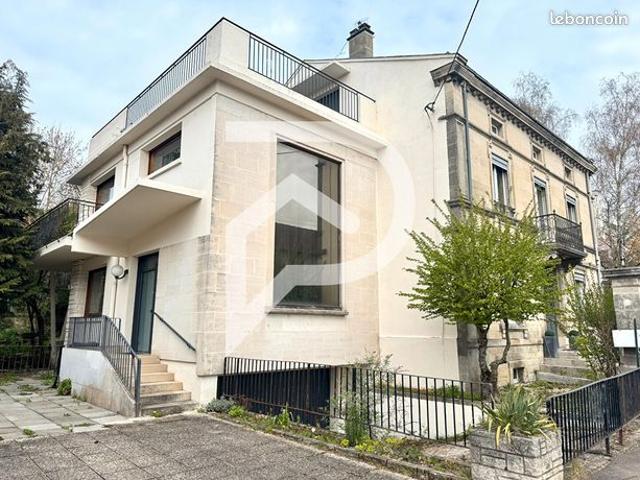 Maison 12 pièces 329 m²