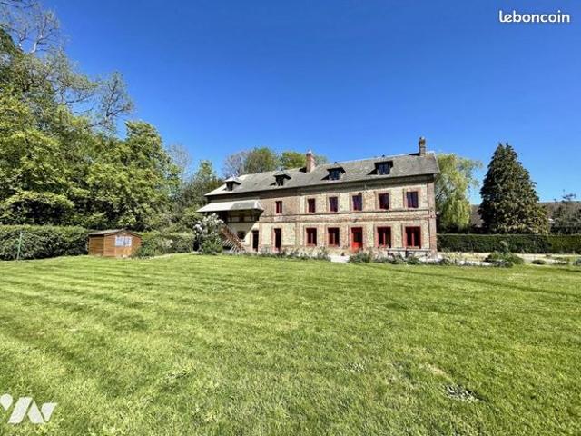 Maison 12 pièces 333 m²