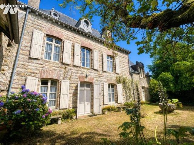 Maison 12 pièces 330 m²