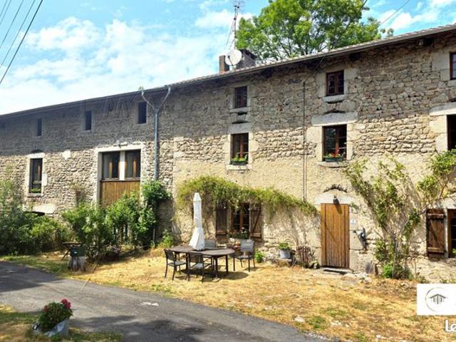 Maison 12 pièces 330 m²