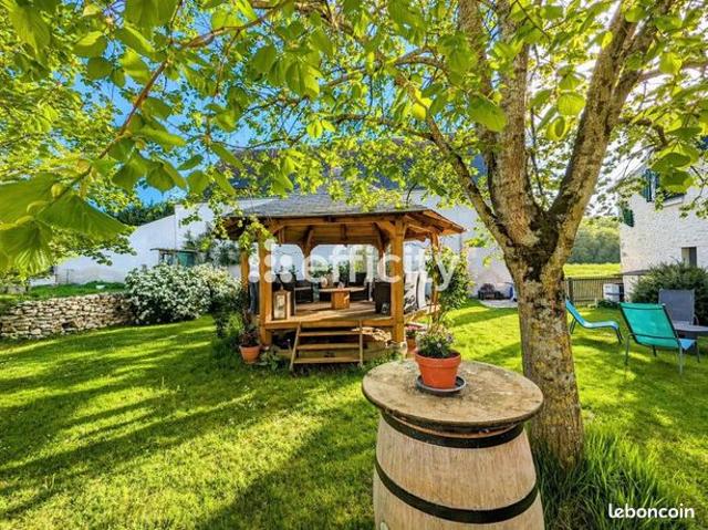 Maison 12 pièces 330 m²