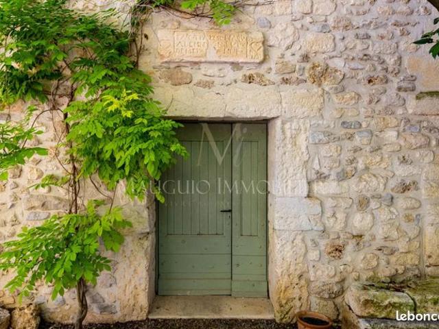 Maison 12 pièces 332 m²