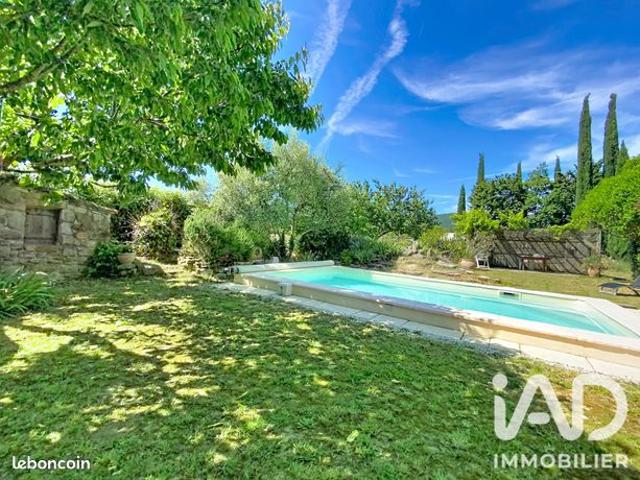 Maison 12 pièces 332 m²