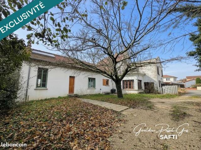 Maison 12 pièces 334 m²