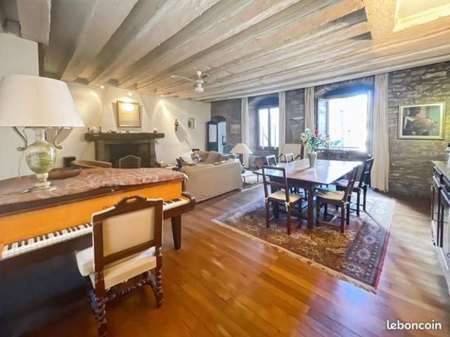 Maison 12 pièces 335 m²