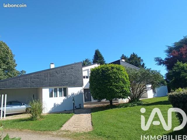 Maison 12 pièces 338 m²