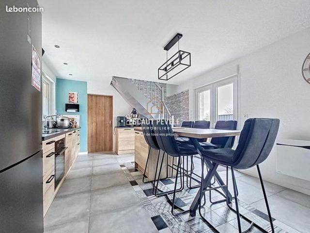 Maison 12 pièces 440 m²