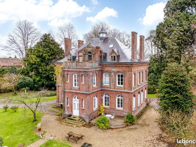Maison 12 pièces 442 m²