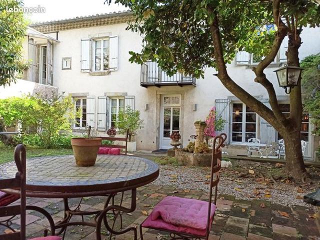 Maison 12 pièces 445 m²