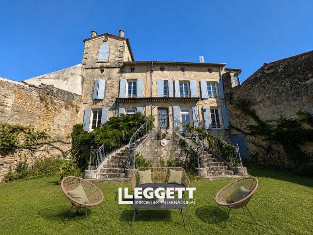 Maison 12 pièces 445 m²