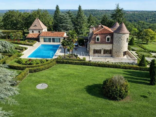 Maison 12 pièces 450 m²