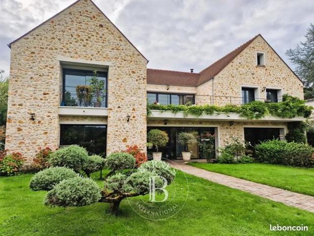 Maison 12 pièces 450 m²