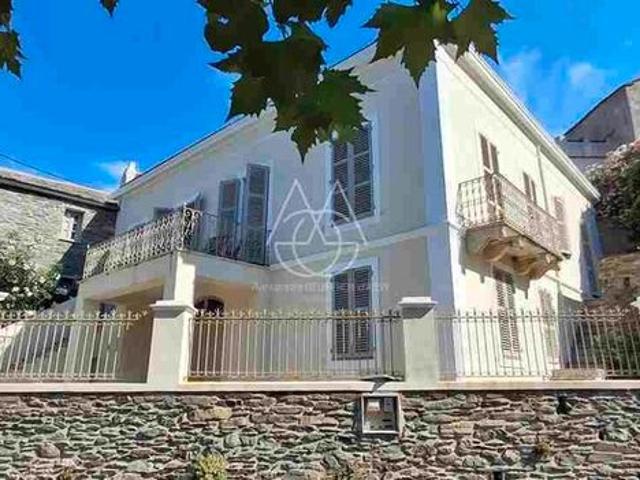 Maison 12 pièces 450 m²