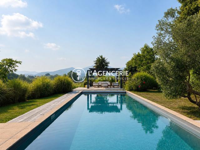 Maison 12 pièces 450 m²