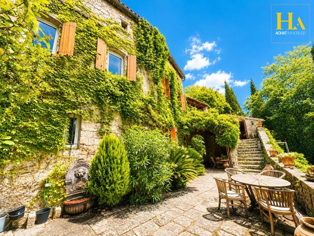 Maison 12 pièces 475 m²