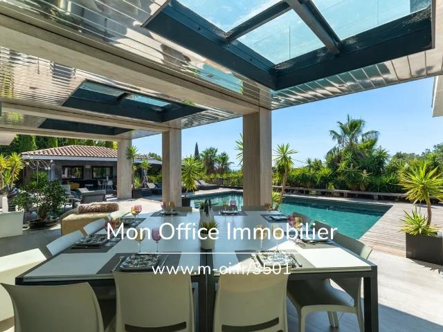 Maison 12 pièces 465 m²
