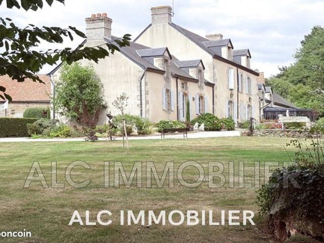 Maison 12 pièces 469 m²