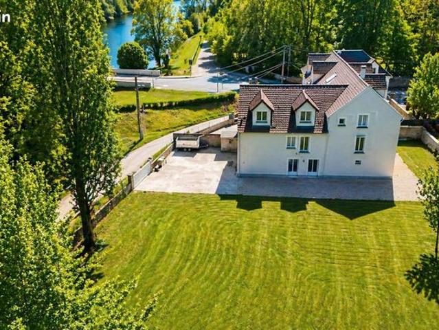 Maison 12 pièces 470 m²